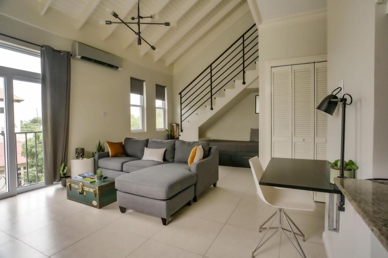 Choose To Be Happy At Ei8Ht! - Super Studios And Penthouse Apartment Kingston Ngoại thất bức ảnh