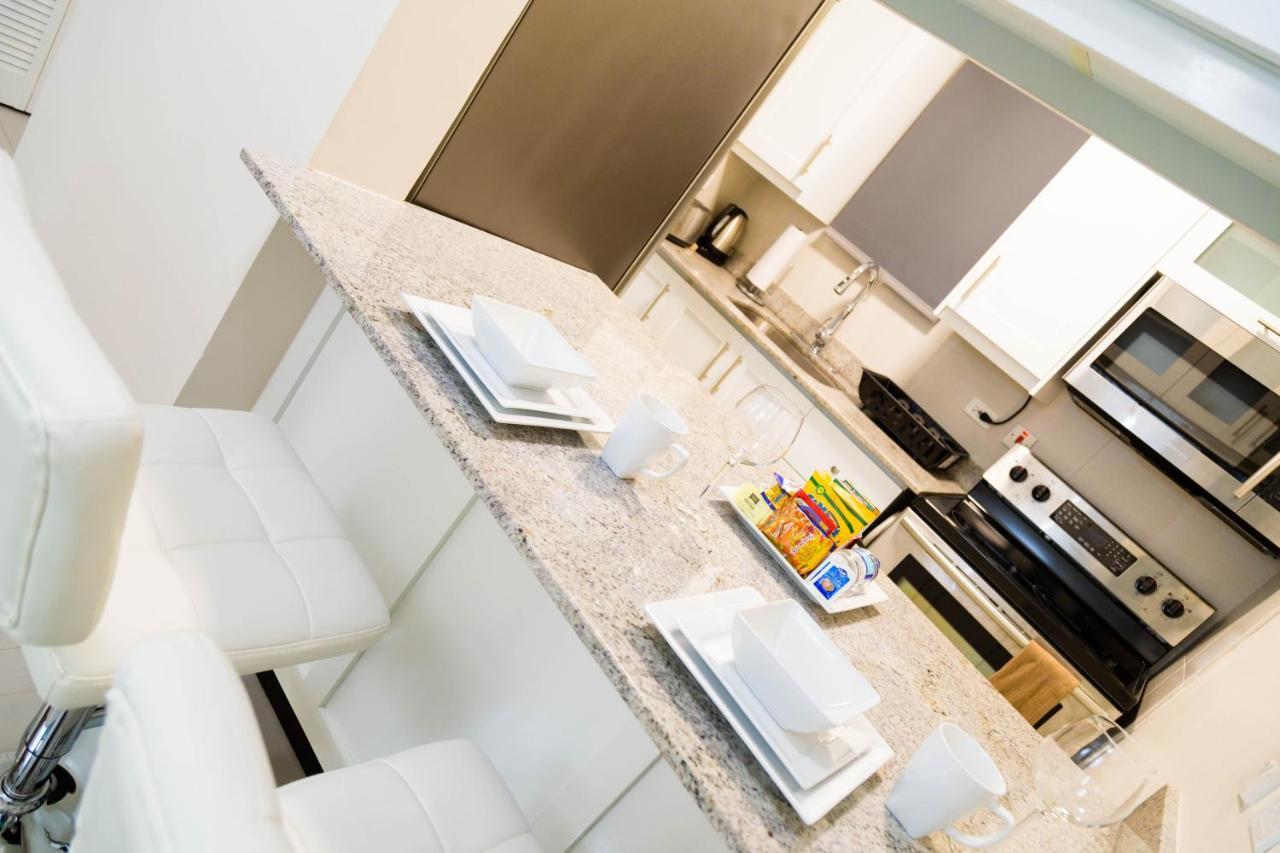Choose To Be Happy At Ei8Ht! - Super Studios And Penthouse Apartment Kingston Ngoại thất bức ảnh
