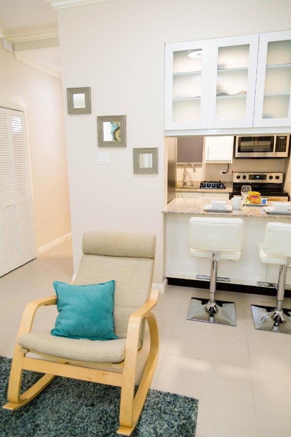 Choose To Be Happy At Ei8Ht! - Super Studios And Penthouse Apartment Kingston Ngoại thất bức ảnh
